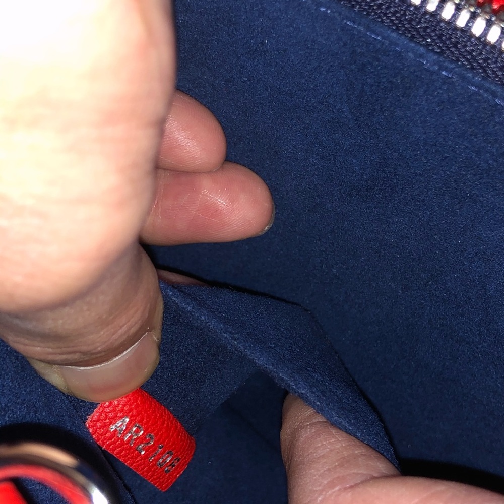 Louis vuitton TWIST TOTE - Picture 8 of 11